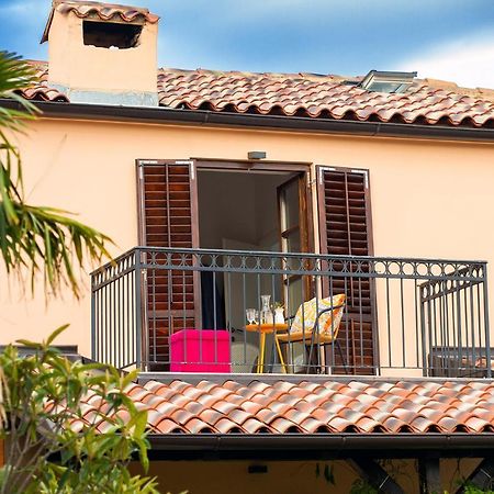 Holiday Home Kuca Na Moru Kornić エクステリア 写真