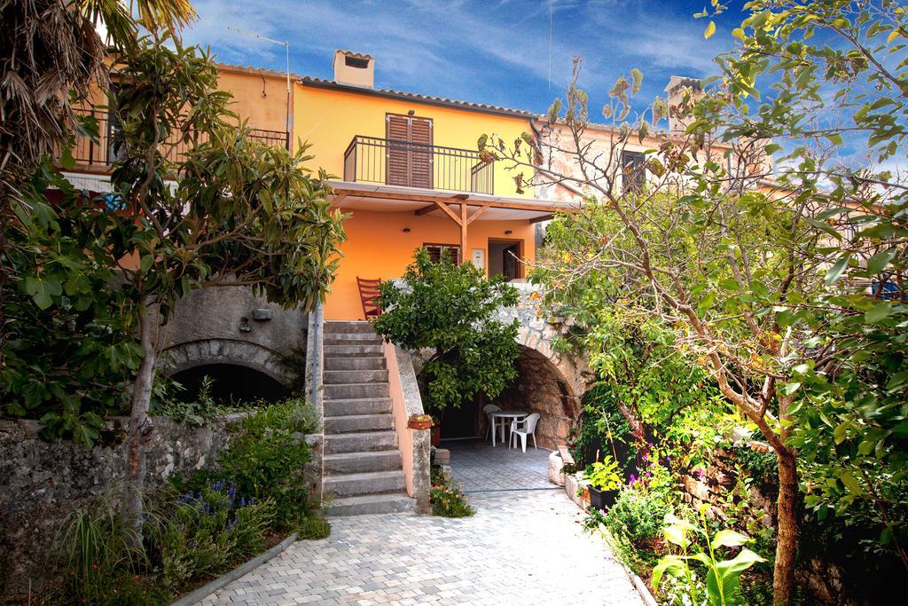 Holiday Home Kuca Na Moru Kornić エクステリア 写真