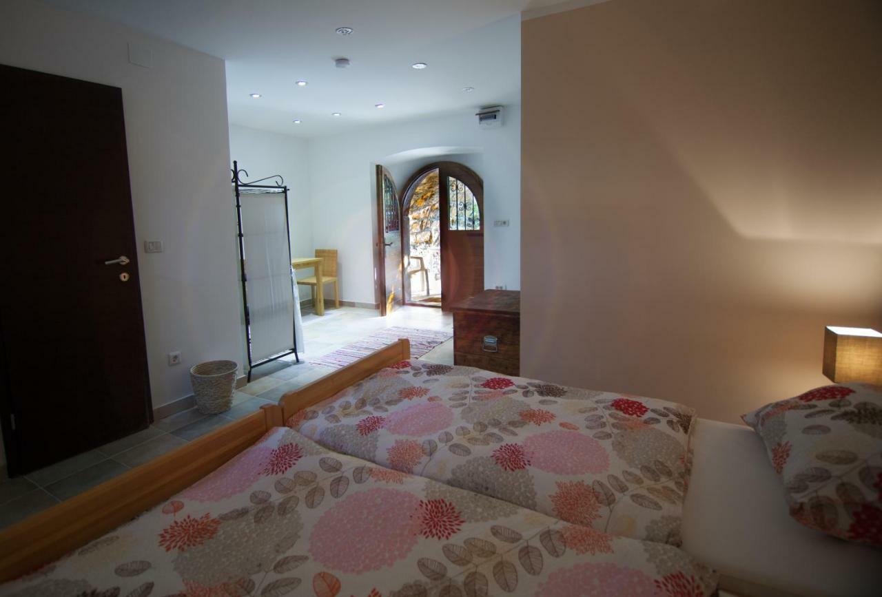 Holiday Home Kuca Na Moru Kornić エクステリア 写真